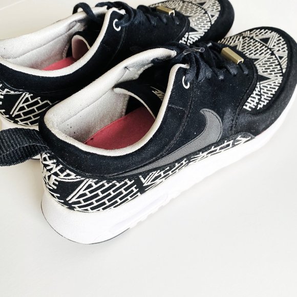Nike Black White Patterned Shoes / Sneakers size 7 - Picture 2 of 6